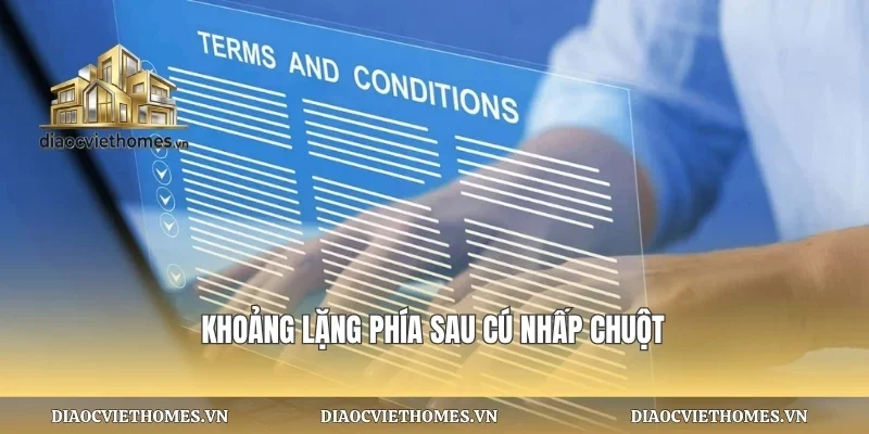 Khoảng lặng phía sau cú nhấp chuột